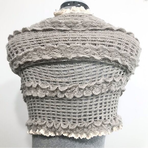Vanity Gray Open Knit Infinity Scarf with cream lace trim- New With Tags - Picture 6 of 15